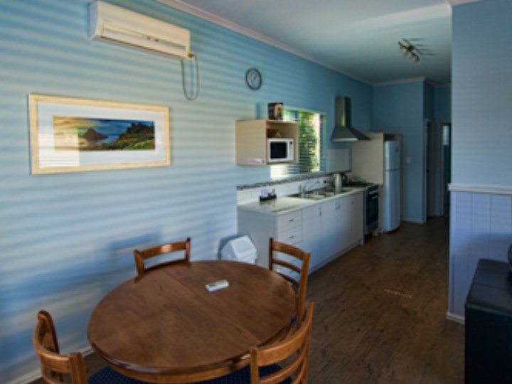 Busselton Holiday Village - Chalet