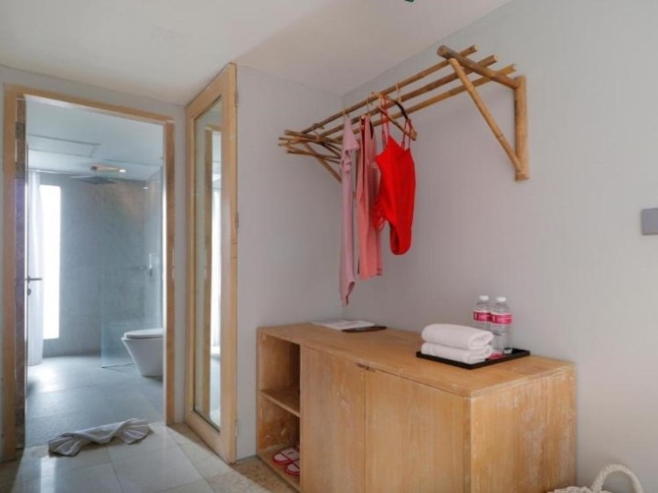 Barefoot Budget Bliss