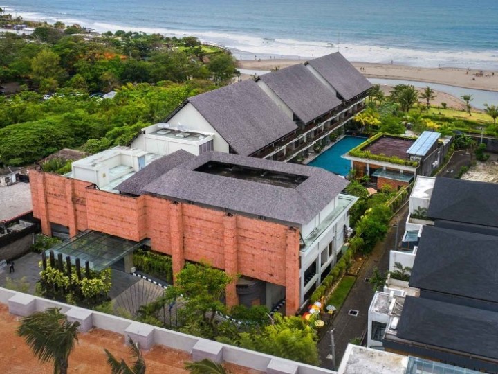The Luxe Lagoon