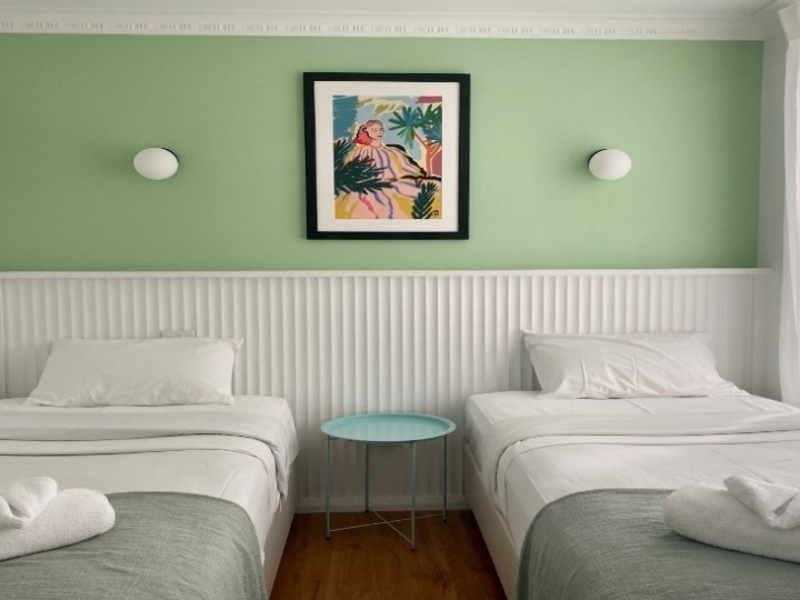 Family Room - 4-Share